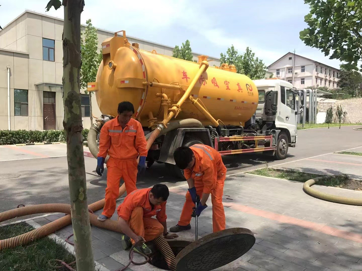 辽中化粪池清理与5-8吨吸粪车施工效率分析